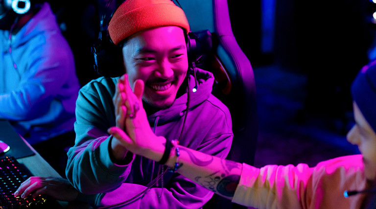 Gamers congratulating each other